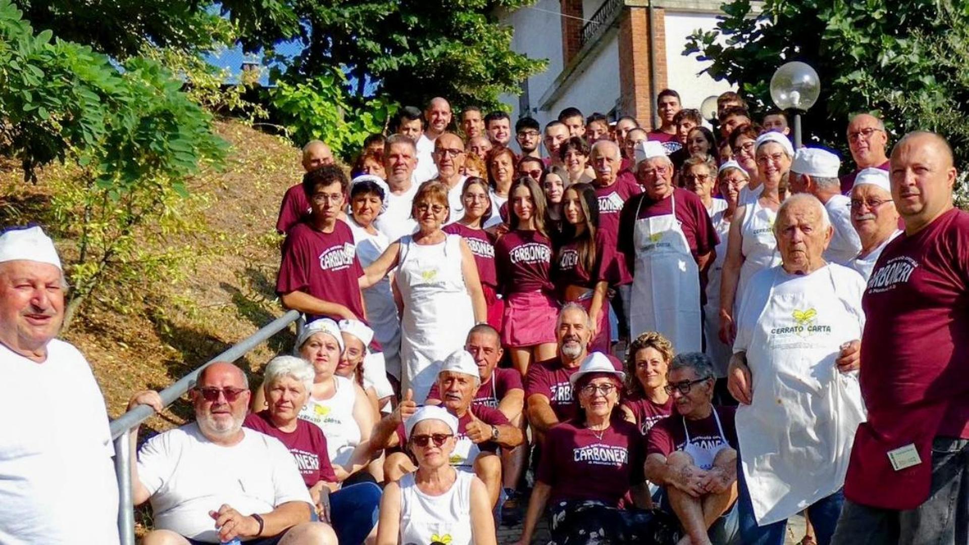 Ai Carboneri di Montiglio si gusta il fritto misto e si ascoltano i Farinei Dla Brigna