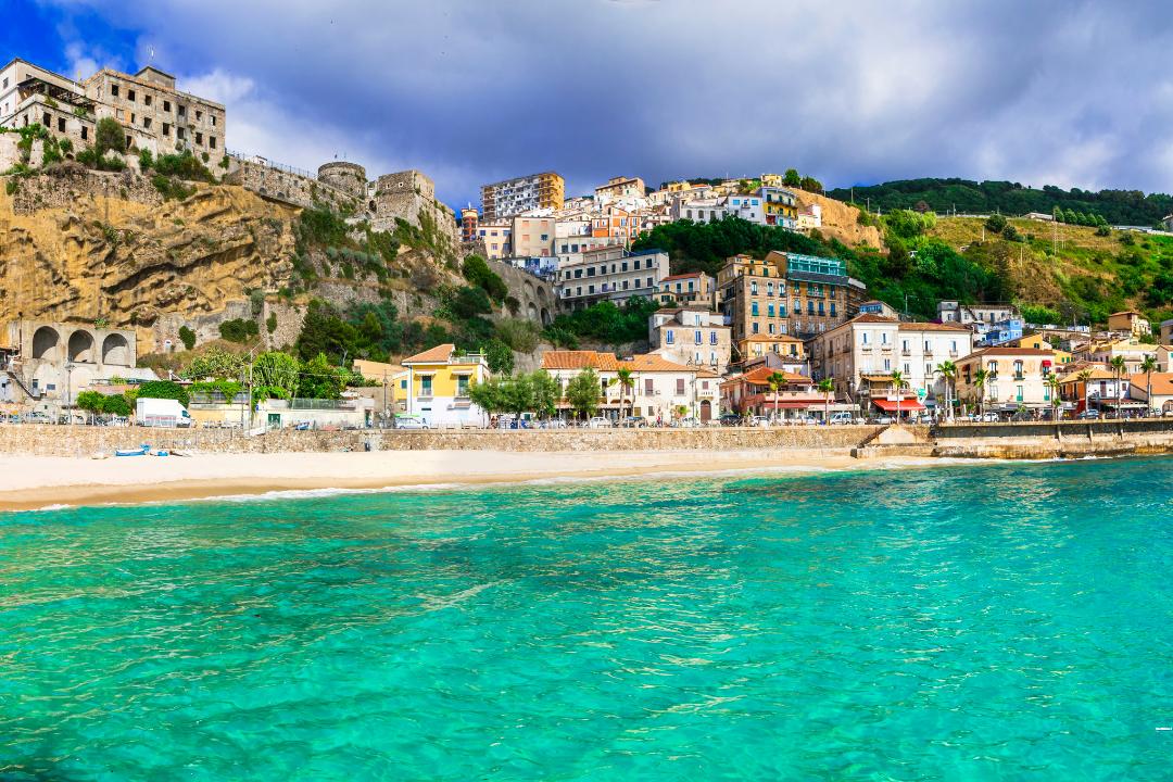 Pizzo celebra i sapori del mare e la sua comunità: due giorni di sagre tra tonno, pesce azzurro e tartufo gelato