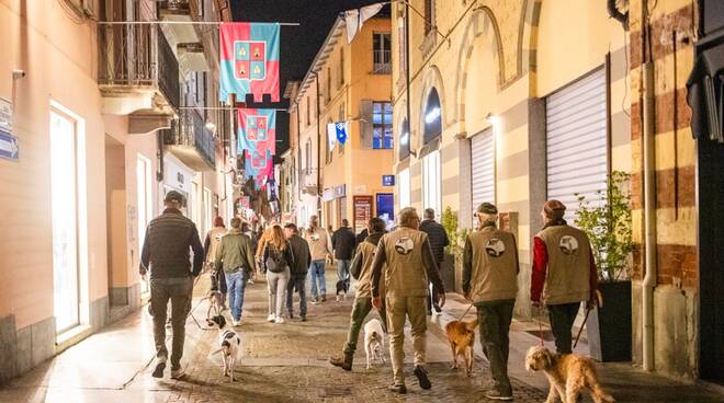Alba, Capodanno del Tartufo: cercatori in sfilata e grande brindisi delle eccellenze in piazza