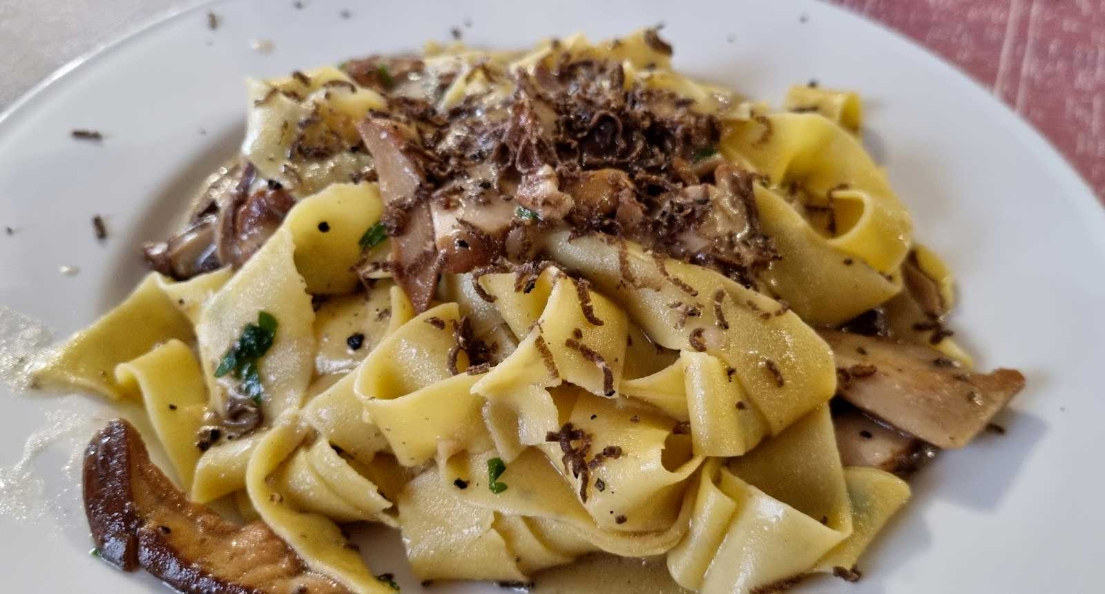 Weekend gastronomico in Italia, i territori dove il viaggio comincia dalla tavola