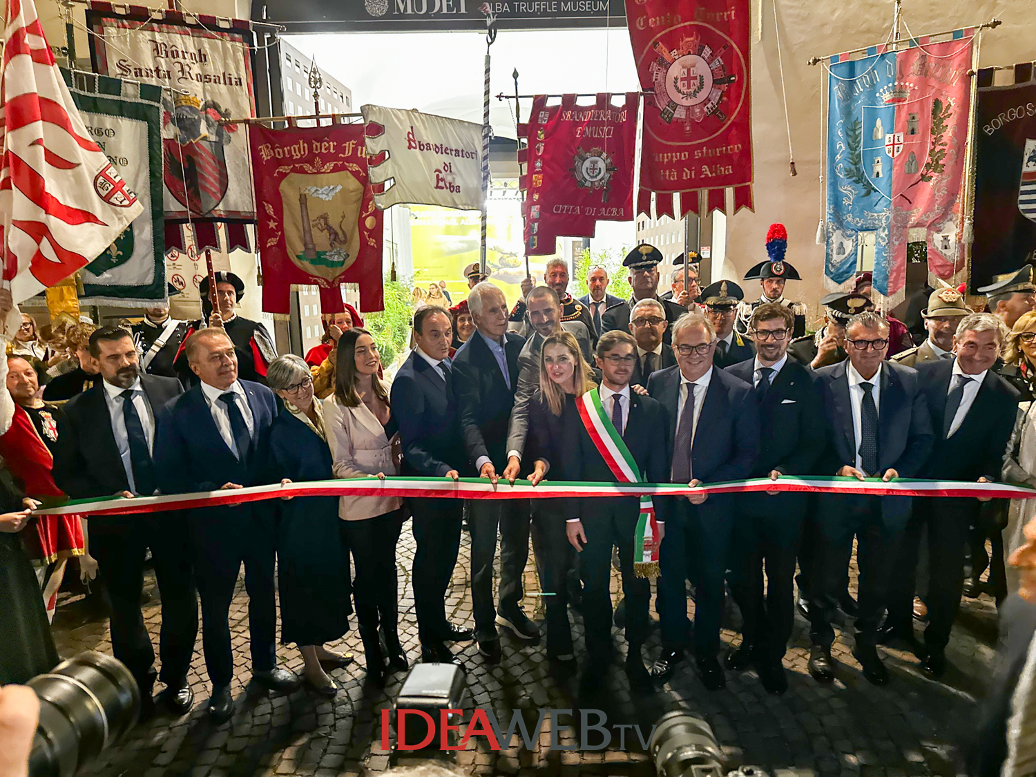 La Fiera del Tartufo tra sport e relazioni: Alba ricorda Maria Franca Ferrero con una standing ovation (FOTO)