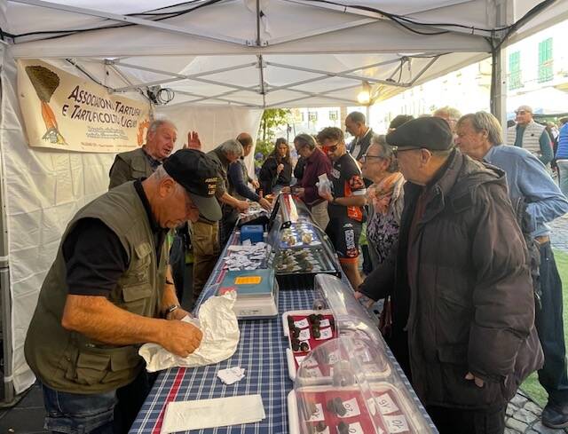 Dal 2 al 4 ottobre Millesimo capitale del tartufo con buona cucina, competizioni, cultura e avventure notturne