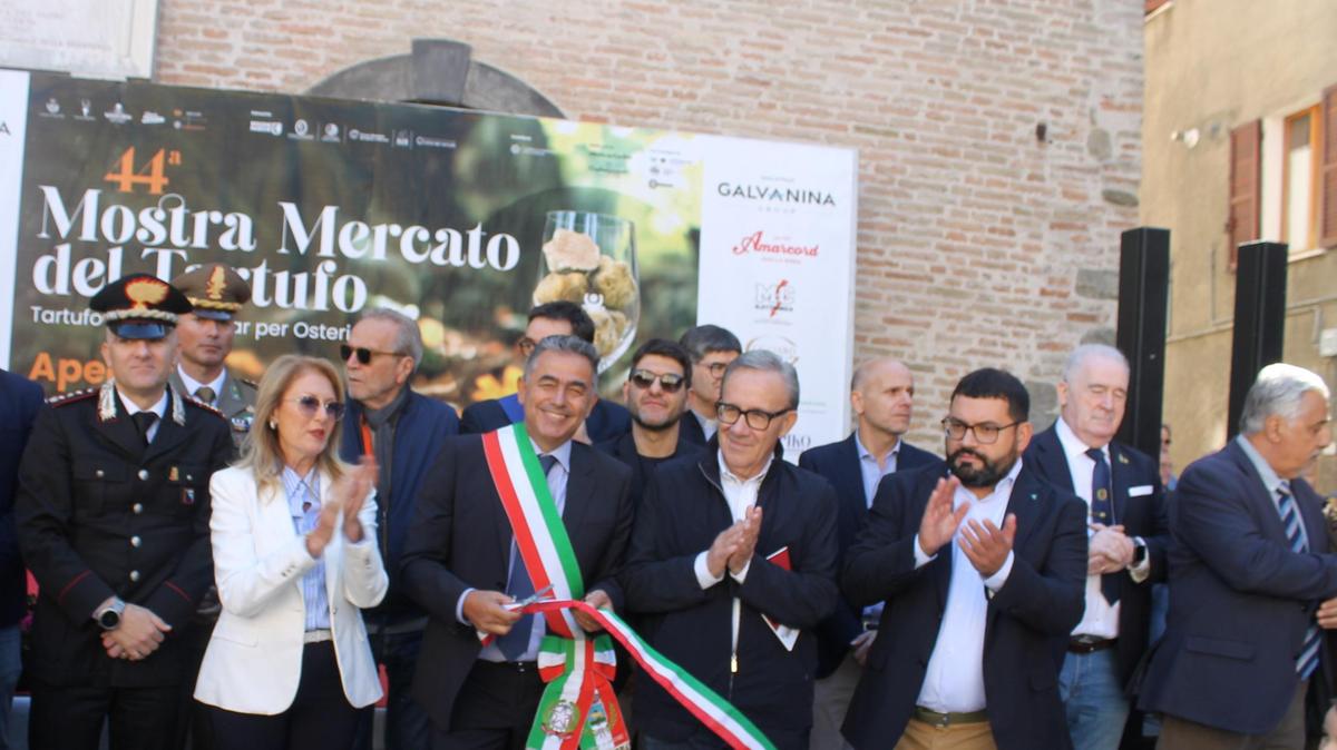Tartufo, ad Apecchio si è tagliato il nastro
